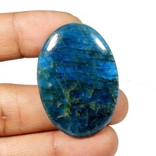 Cabochon apatite bleu fluo