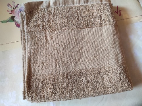 Serviette broder camel - à,
