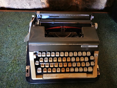 Ancienne machine ecrire japy - ancienne, a