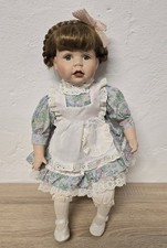 Poupée d'artiste poupée en