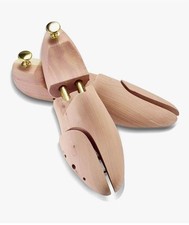 Embauchoirs chaussures homme