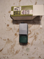 UAZ 1/43 - PLASTIQUE - NEUF