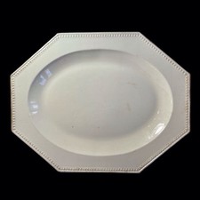 Ancien plat 37 cm Creil Montereau coloris ivoire  Modèle "Hexagonal" Perlé