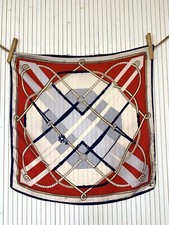 Foulard carré de soie