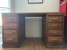 Magnifique Grand Bureau en bois (ancien De Poste) À Venir Chercher À Paris 19