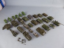 GROS LOT 29 vehicules TANK