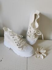 Chaussures été baskets taille 36 crème neuves Style