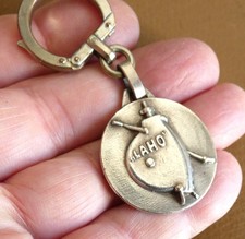 Ancien porte cle métal Augis LAHO BTP Levage Treuil Grue Engin Chantier.