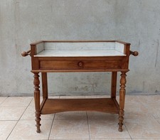 Meuble de toilette en noyer