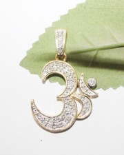 Pendentif Om En Or Jaune Massif 14K Avec Diamant Rond Naturel De 1,11 Ct