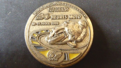Insigne metal badge des h - des,