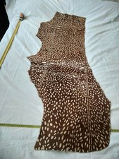 PEAUX. CUIRS. FOURRURES.