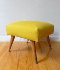  REPOSE PIED TABOURET EN BOIS TISSUS VINTAGE ANNEES 60 DESIGN SCANDINAVE 1970 