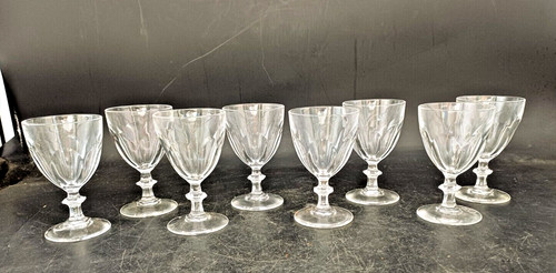 Lot verres sur - lot, eau