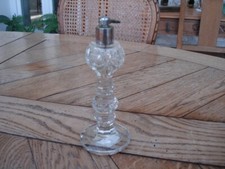 Vaporisateur de parfum ancien en cristal taillé main, 17 cm de haut, en bon état