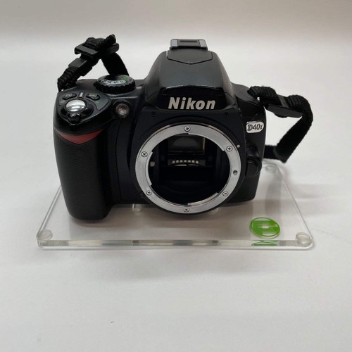 Nikon d40x 2mp digital - 10.2mp,