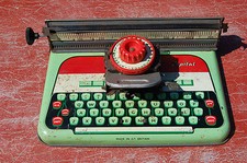 ANCIEN JOUET EN TOLE EMAILLEE -MACHINE A ECRIRE-CAPITAL- // C 40//