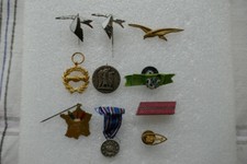 lot insignes épingles aviation escadrille cigogne France libération médaille Eu
