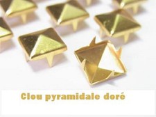100/200 Clous carré doré