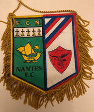 rare fanion - FC NANTES / VALUR REYKJAVIC en Coupe UEFA 1985-1986