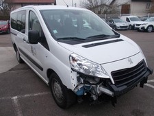 Charniere de porte de coffre