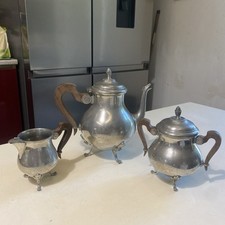 Service "Etains du manoir" 3 pièces : Théière, Sucrier, Pot à lait