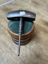 coup de poing perce fut outil