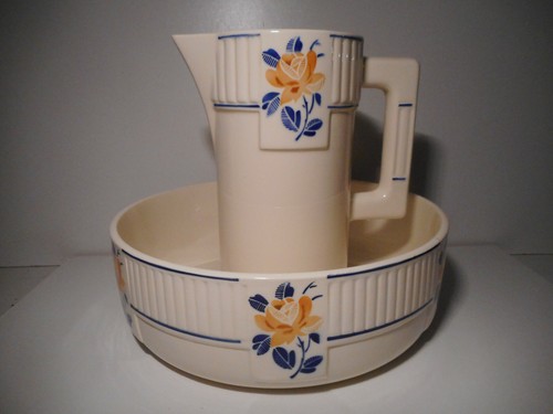 Broc bassin toilette faience