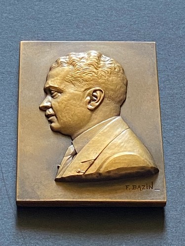 Recherchée belle medaille - recherchÉe,