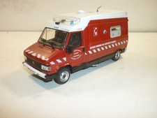 1/43 IXO PEUGEOT J 5 POMPIER