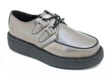 T. U. K.V8902 Tuk Viva Mondo