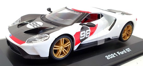 Burago scale diecast 18 - 1/32,