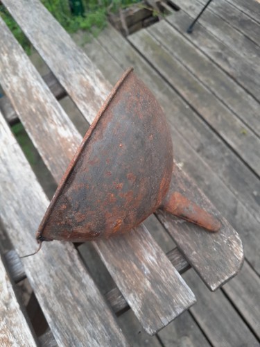 Entonnoir ancien metal - entonnoir,