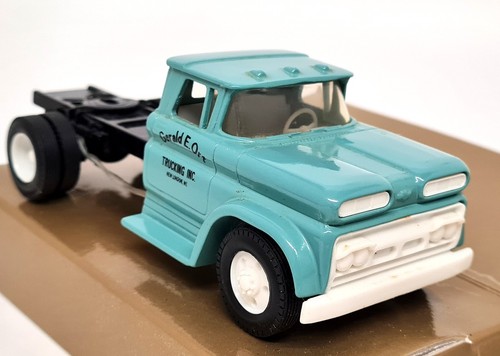 Ertl chevy cab 1960 - cab,