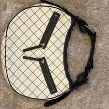 Dooney & Bourke signature
