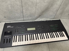 Clavier synthétiseur Yamaha SY77 61 touches clavier noir musique
