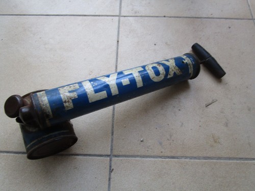 Pulverisateur fly tox - pulverisateur, ancien
