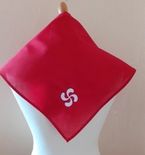 Bandana en tissu rouge  croix