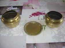 2 anciens cache pots + 1 coupelle en laiton