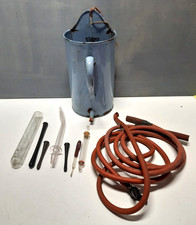 Ancien pot mural à lavement