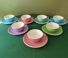 7 Tasses Multicolores