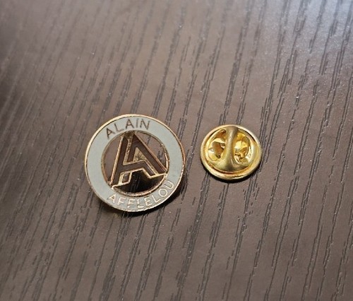 Pin alain afflelou - pin's,