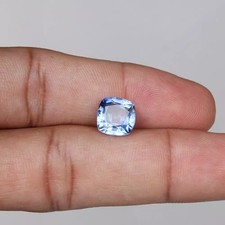 Coussin carré saphir bleuet de 4,80 ct forme excellente pierre précieuse...