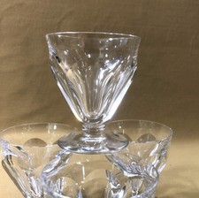 1 verre à vin cristal signé