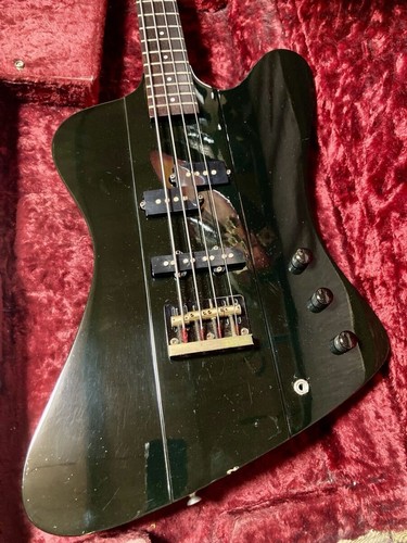 Guitare basse électrique