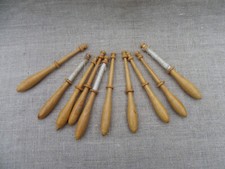 LOT DE 10 ANCIENS FUSEAUX DE DENTELLIÈRE EN BOIS