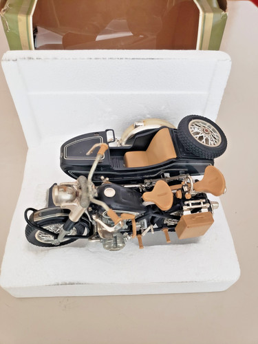 Moto bmw r75 - elephant, car