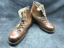 Ancienne paire de brodequins à clous en cuir pointure 40 / Militaria WW1, WW2￼