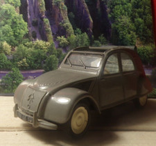 CITROEN 2 CV - GRIS - ECHELLE 1/43 - TOIT OUVERT - VOITURE MINIATURE