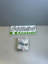 1 entretoise triangle 10x17x40